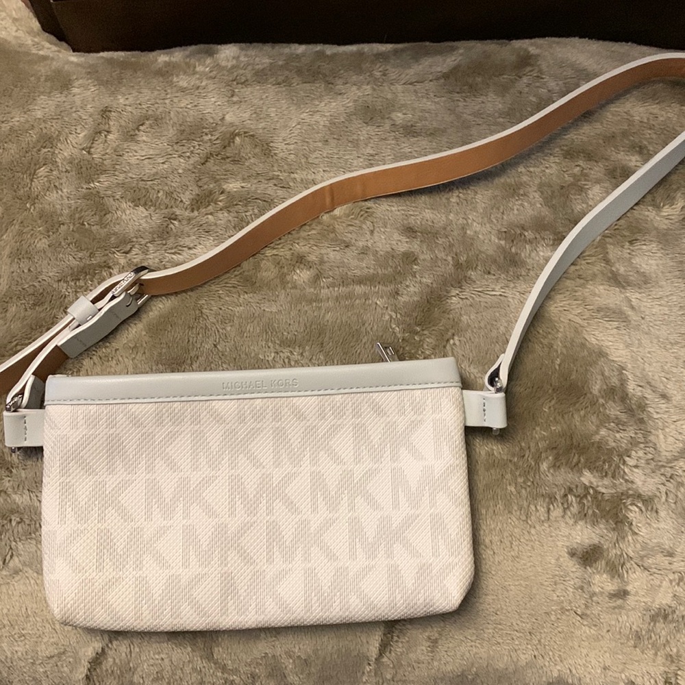 New never used small Michael Kors belt bag.